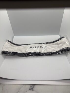Mary Kay Black & White Logo Spa Headband